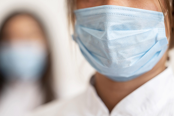 doctors-wearing-face-mask